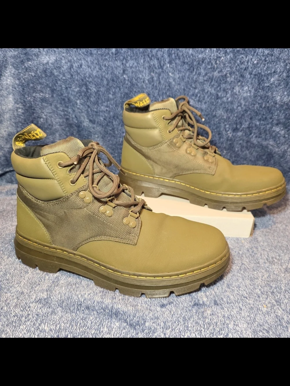 Dr. Martens Rakim Chukka Boots in Mid Olive